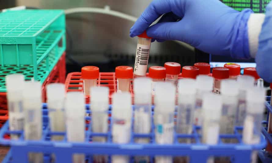 Phát hiện biến thể SARS-CoV-2 mới, dễ lây lan và kháng vaccine?