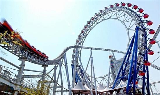 Rùng mình với clip người bị văng ra khỏi vòng đu quay ở TQ