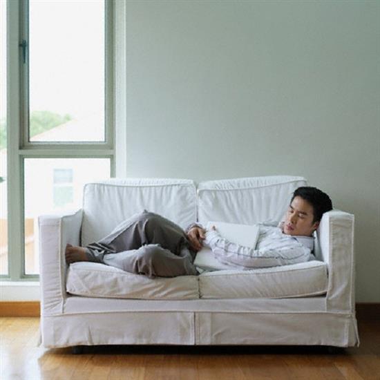 Những bí mật đằng sau chiếc quần lót mặc ngược của chồng