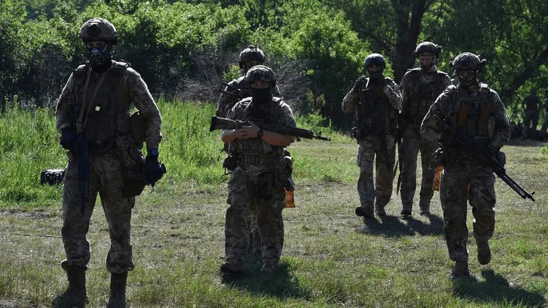 Hành vi kỳ lạ của Quân đội Ukraine ở Donbass khiến Mỹ ''choáng váng''
