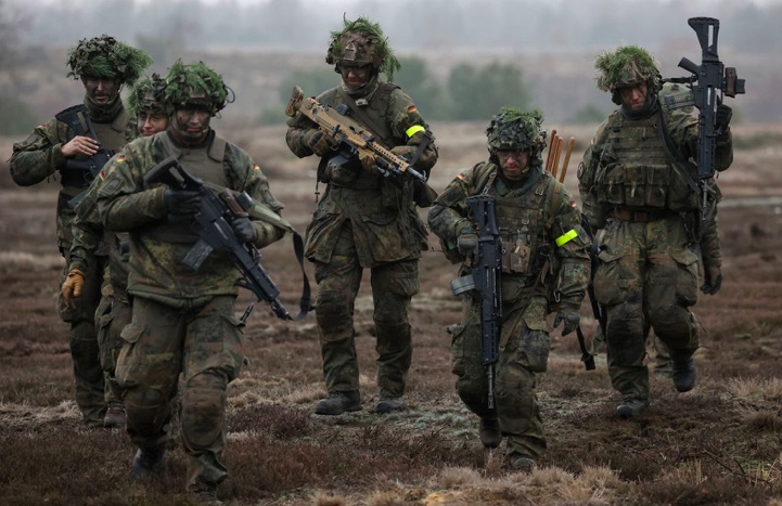 Đức xem xét khôi phục sàng lọc nghĩa vụ quân sự đối với nam giới 18 tuổi