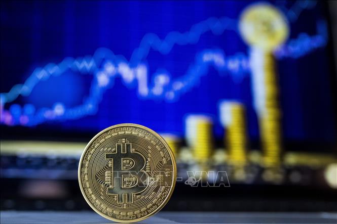 Bitcoin giảm xuống mức giá thấp nhất trong 10 tháng qua
