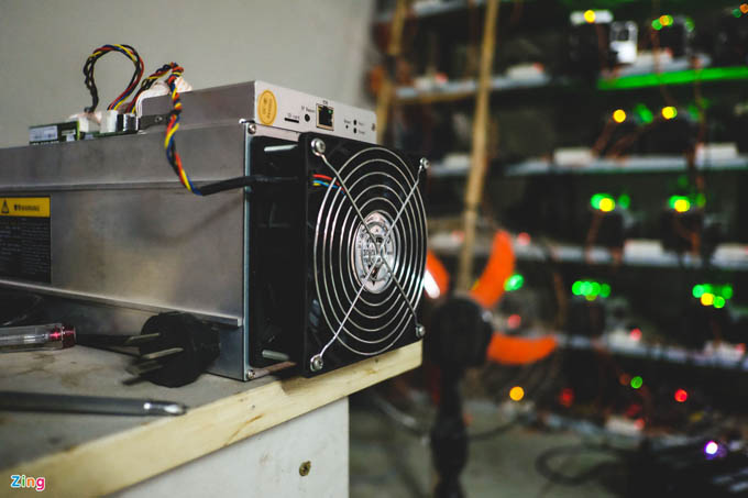 Dân đào Bitcoin ở Việt Nam bỏ nghề dù giá trên 30.000 USD