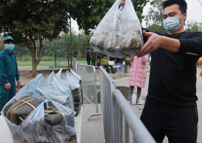 'Tôi vào khu cách ly, ăn Tết cùng con'