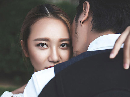 Bỏ người yêu 8 năm, lấy vợ giàu để nhận cái kết không như mơ