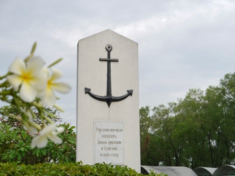 Mộ lính Nga trên đất Bình Dương