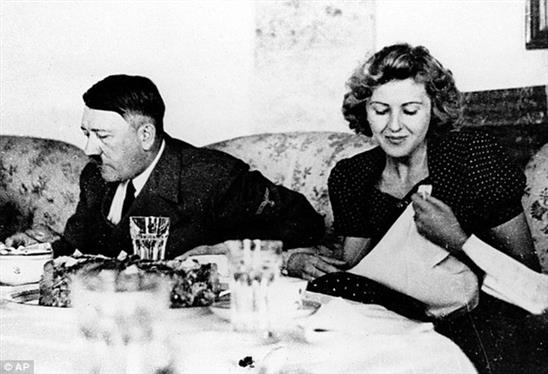 Tiết lộ những giờ phút cuối cùng của trùm phátxít Adolf Hitler