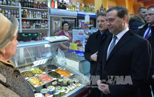 Thủ tướng Nga bảo vệ chính sách thả nổi đồng ruble