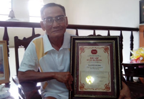 Cụ ông 83 tuổi 3 lần chinh phục “nóc nhà Đông Dương