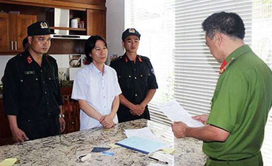 Chân dung vợ chồng cầm đầu đường dây cá độ bóng đá nghìn tỷ