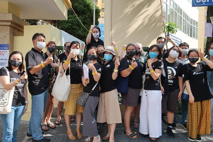 Niềm vui của cán bộ, nhân viên các tổ chức phi chính phủ nước ngoài tại Việt Nam khi được tiêm vaccine Covid-19