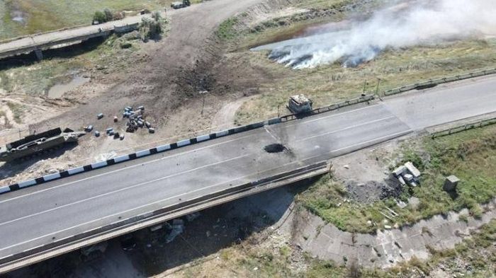 Cầu ở Crimea lại bị tấn công