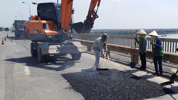 Cầu Thăng Long sửa mãi không xong: Có bí mật gì từ Liên Xô?