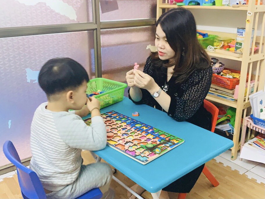 Ở nhà vì dịch COVID-19, trẻ ít giao tiếp có thể ảnh hưởng đến sự phát triển ngôn ngữ