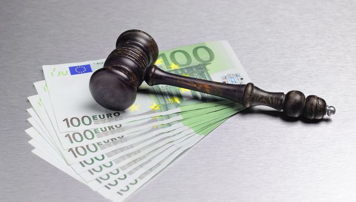 Bloomberg: EU sắp buộc các ngân hàng tiết lộ tài sản Nga