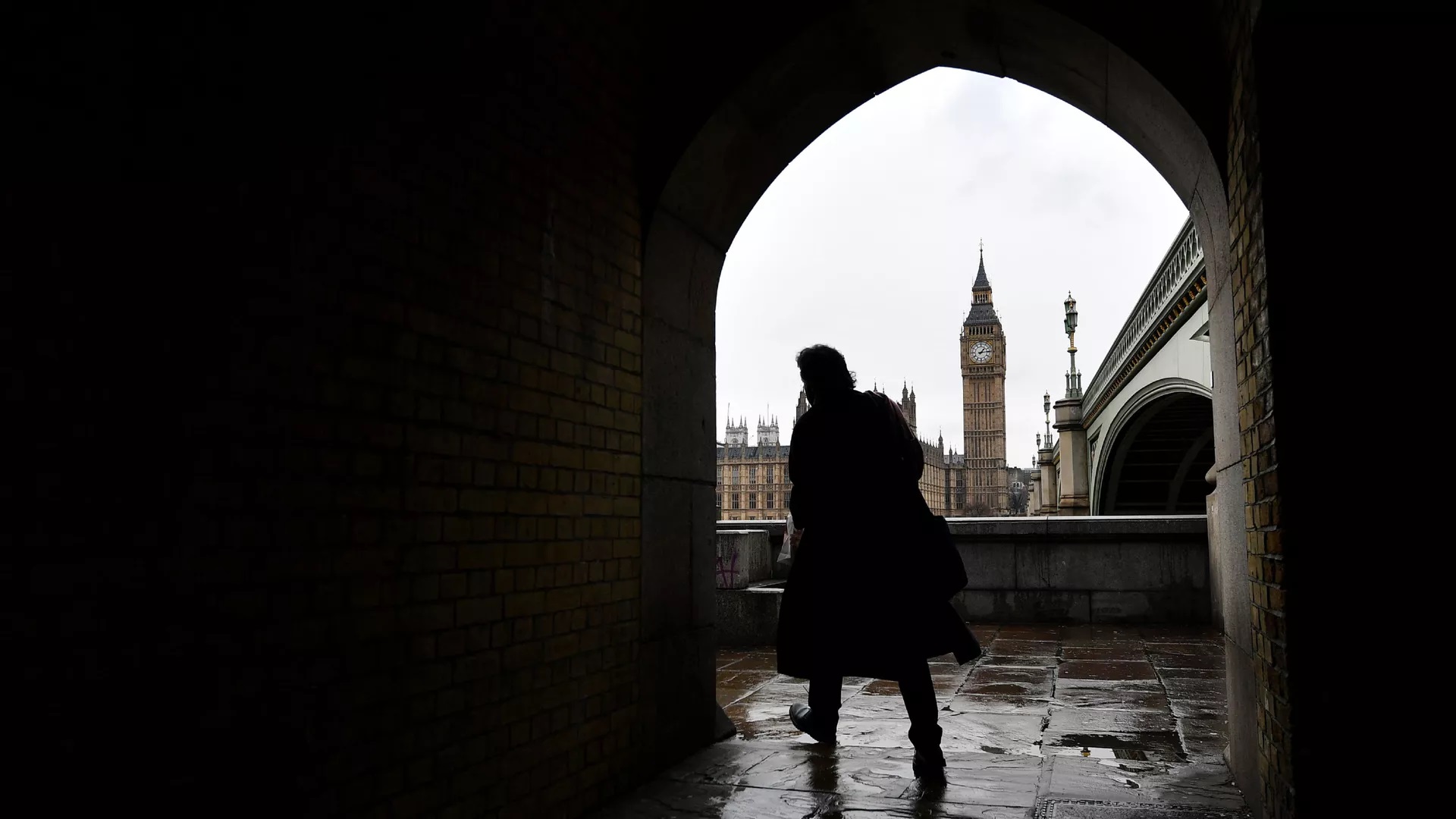 Châu Âu và Anh đang tiến tới sụp đổ vì đường lối kinh tế