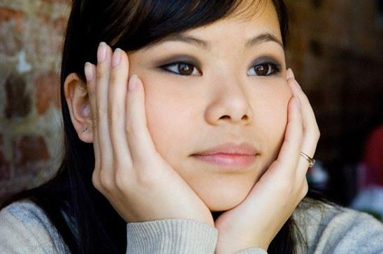 Em có nên tiếp tục yêu và lấy chồng ngoại quốc?