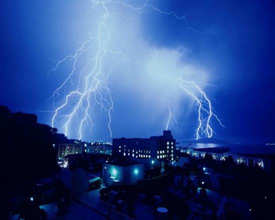 Moskva và ngoại ô: Sét đánh làm chết người ở nhiều nơi