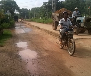 Đường tiền tỉ vừa làm đã hỏng