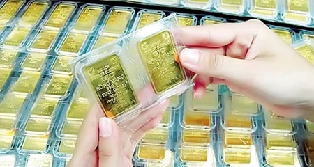 Tiêu tán tài sản khi vàng giảm, chứng khoán tụt