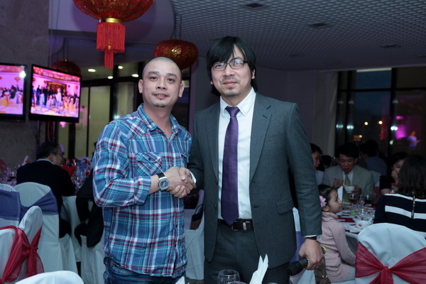 Chụp ảnh kỷ niệm trong chương trình 