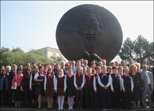 Trò chuyện với tác giả bức phù điêu Hồ Chí Minh ở Matxcơva- ký ức không thể quên