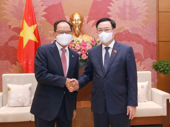 Sớm mở lại đường bay quốc tế với hành khách có hộ chiếu vắc-xin