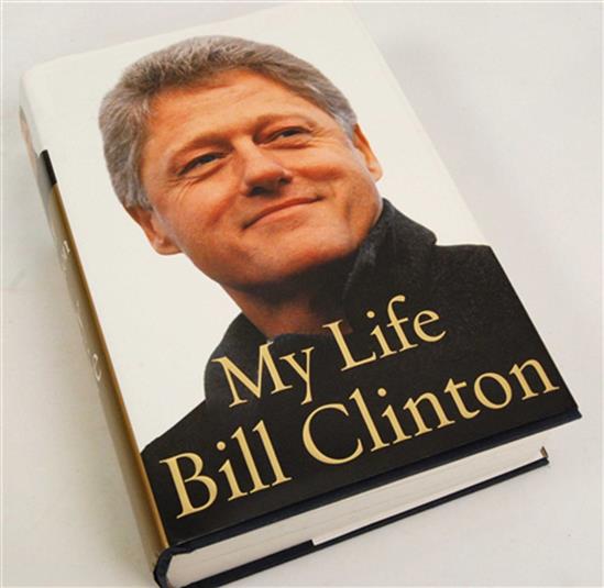Cựu Tổng thống Mỹ Bill Clinton viết truyện 'thâm cung bí sử' của Nhà Trắng
