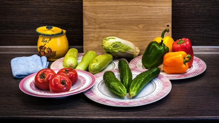 Xử lý rau củ quả bằng bức xạ tia cực tím để tươi lâu