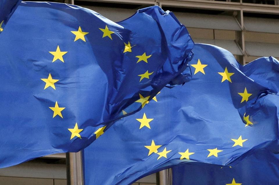 EU thông qua gói trừng phạt thứ 7 chống Nga, Moscow cảnh báo cắt cung dầu
