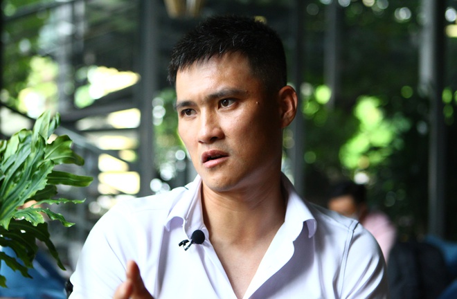 Công Vinh: 'Tôi sốc khi ông Riedl qua đời'