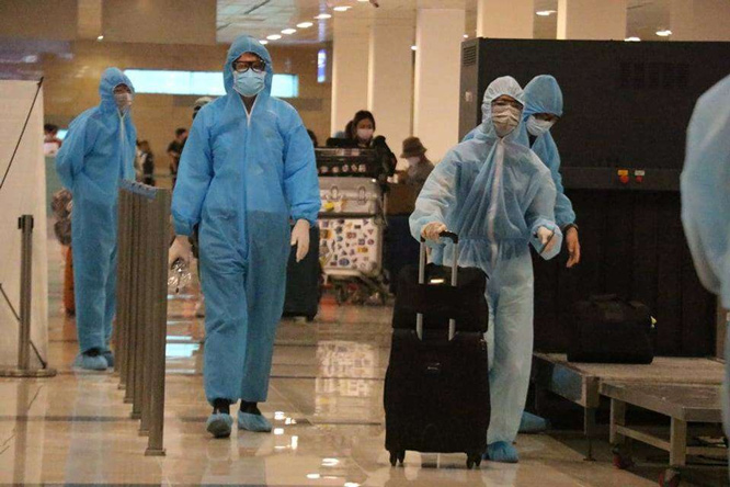 Đưa trên 240 công dân Việt Nam từ Singapore về nước