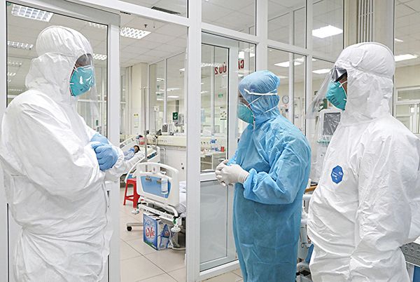 Ba mẹ con người Hải Phòng nhiễm virus biến thể Nam Phi