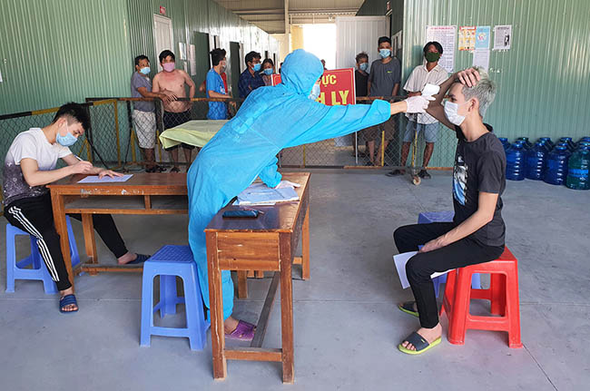 Kiên Giang có 13 trường hợp nghi nhiễm SARS-CoV-2