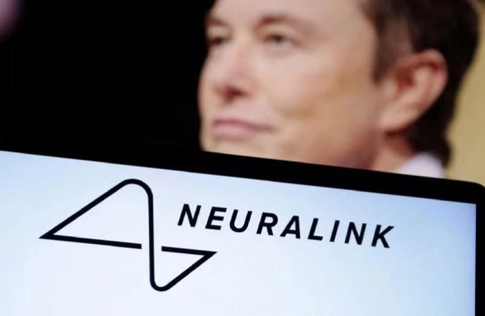 Startup Neuralink của Elon Musk lần đầu cấy chip não lên người