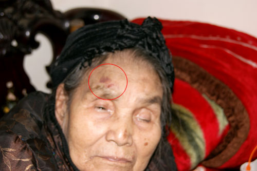 Công an bận nhiều việc, cả nhà bị đánh tơi bời?