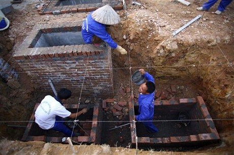 Báo Tây tò mò dịch vụ 