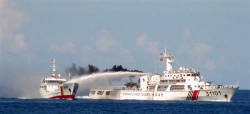 Cuộc chiến “tàu vỏ trắng” trên Biển Đông