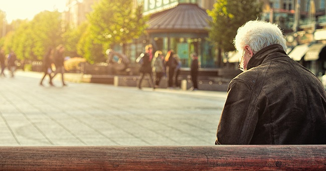 'Khi về già, người ta tiếc nuối điều gì nhất?': Người trẻ ơi, hãy tỉnh ngộ đi!