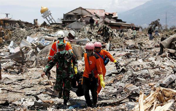 Khoảnh khắc mặt đất “hóa lỏng” cuốn phăng nhà cửa Indonesia nhìn từ vệ tinh