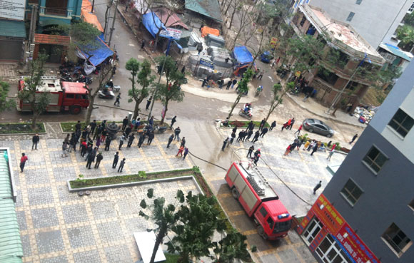 Cháy chung cư 31 tầng, hàng trăm người dân hoảng loạn