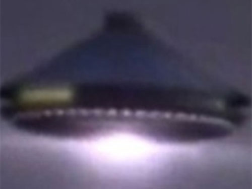 Đức: Hủy chuyến bay vì UFO