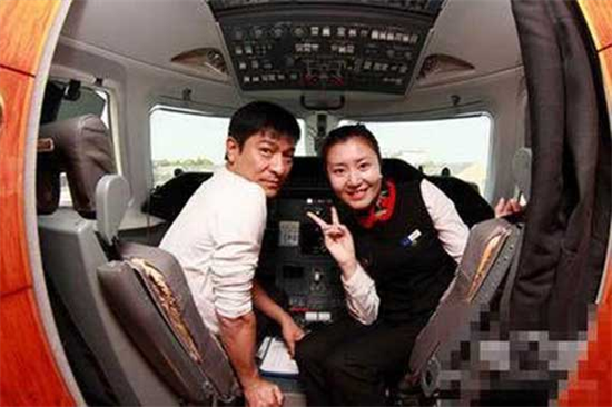 Nội thất siêu sang trong máy bay gần 700 tỷ của Lưu Đức Hoa