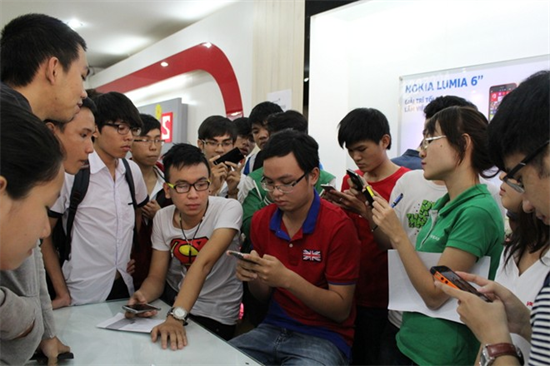 Chơi Flappy Bird đạt 841 điểm tại Việt Nam