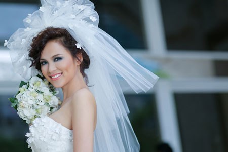 Hoa hậu Diễm Hương lừa Cục Nghệ thuật biểu diễn?