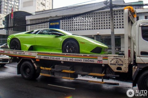 Thảm cảnh siêu xe ở Việt Nam