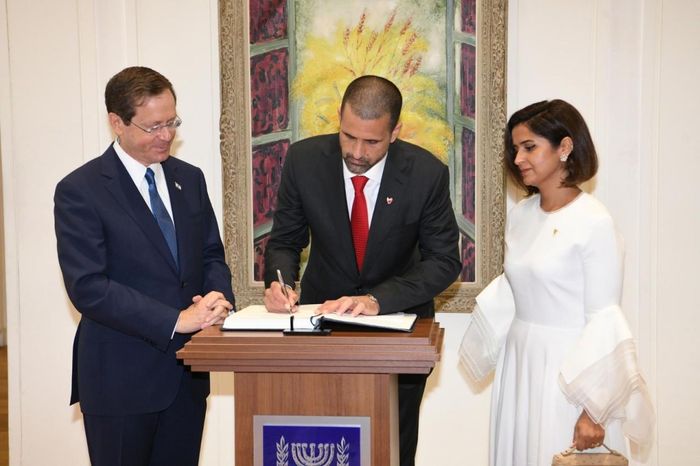 Bahrain, Jordan và nhiều nước triệu hồi Đại sứ, cắt quan hệ ngoại giao để phản đối Israel