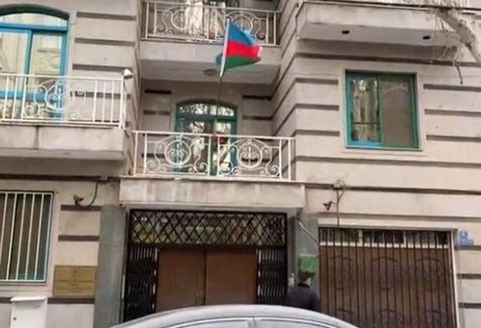 Tấn công nhằm vào Đại sứ quán Azerbaijan tại Iran, nhiều thương vong