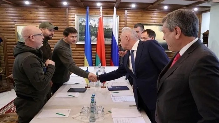 Phái đoàn Nga và Ukraine nối lại đàm phán nhằm giải quyết xung đột