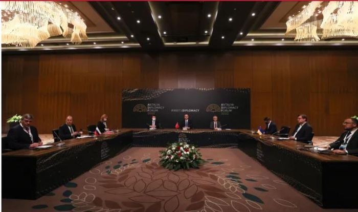 Đàm phán cấp Ngoại trưởng Nga - Ukraine kết thúc không có đột phá